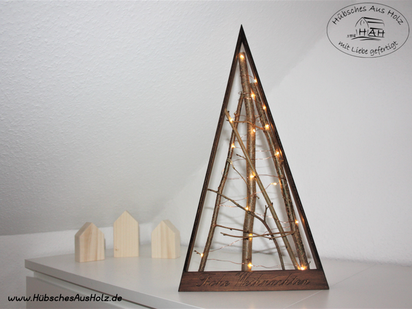 Holz-Weihnachtsbaum aus Pappelholz mit Schriftzug "Frohe Weihnachten" und LED-Lichterkette