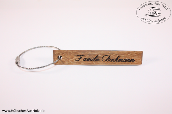 Schlüsselanhänger aus Eichenholz mit Wunschgravur - Design 3